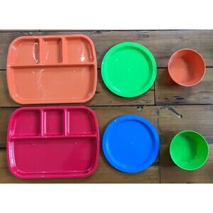 Set Lot 6 Childrens Plastic Colorful Plates Bowls Trays Kitchen Dining Ware